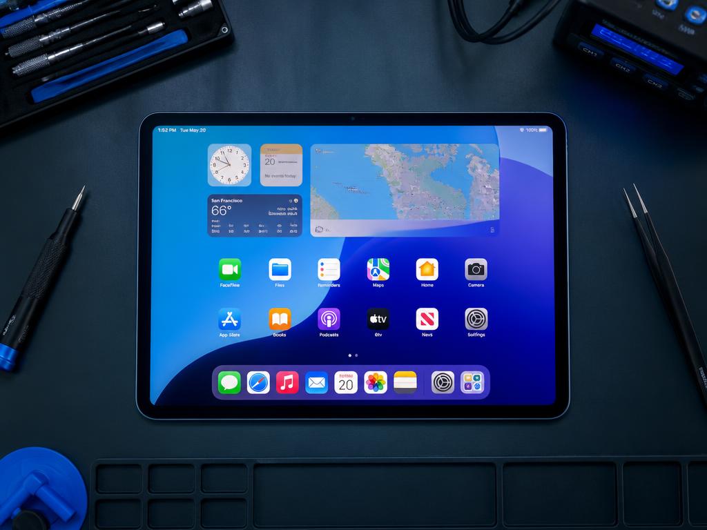 Tablet with a new flawless screen powered on after repair